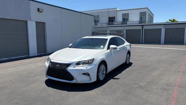 2017 LEXUS ES