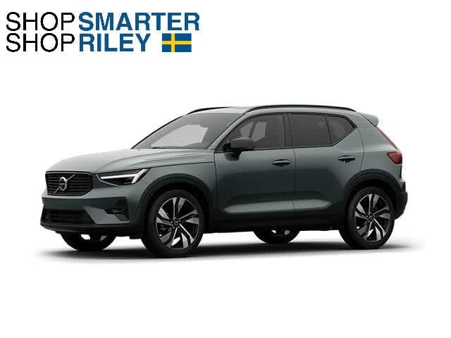 2026 VOLVO XC40