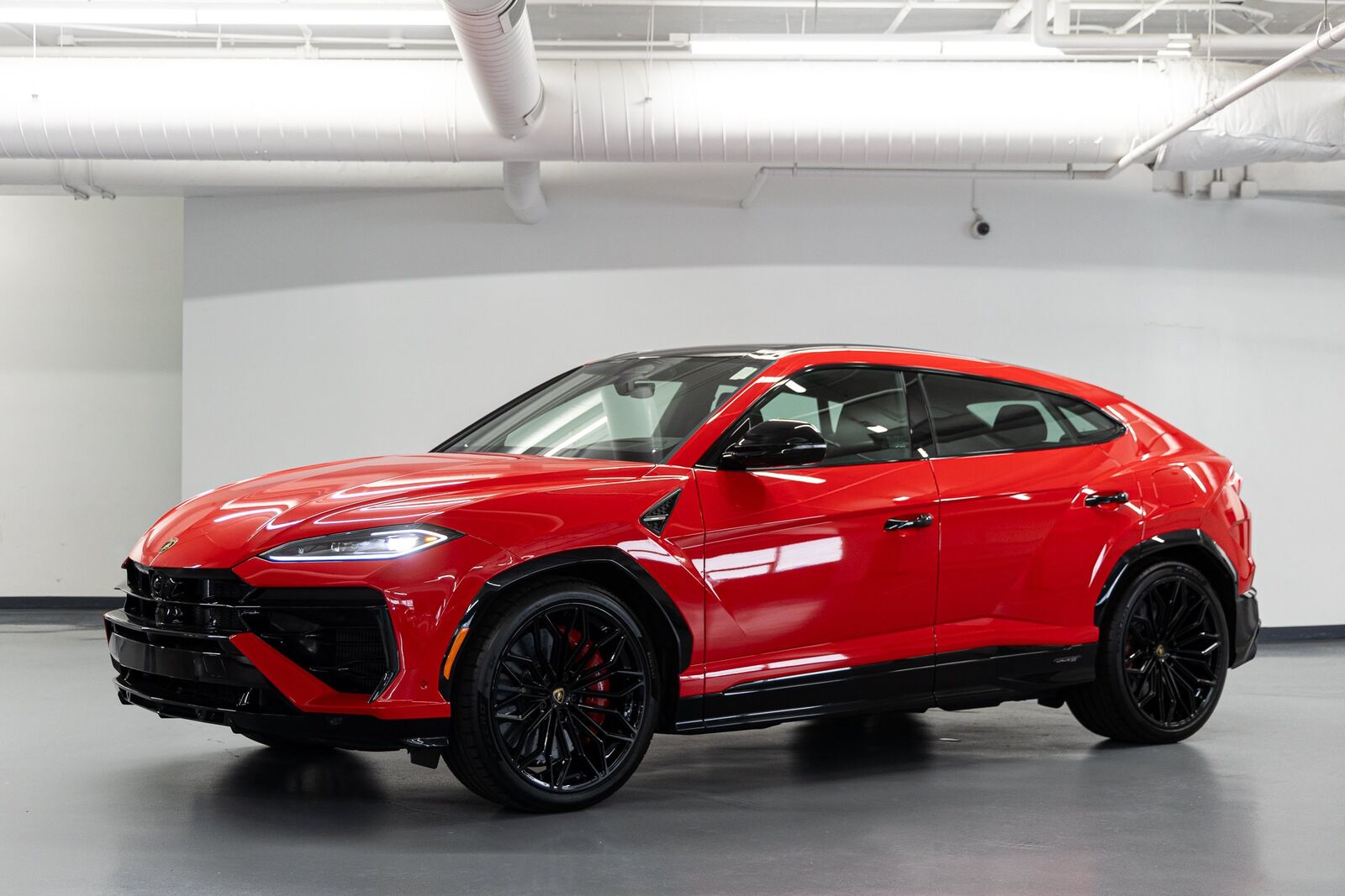 2026 LAMBORGHINI URUS