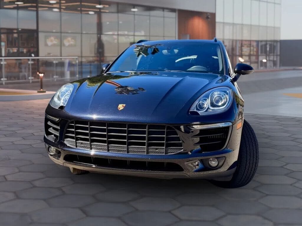 2016 PORSCHE Macan