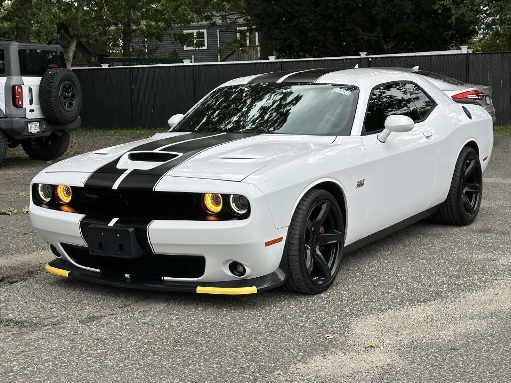 2019 DODGE Challenger