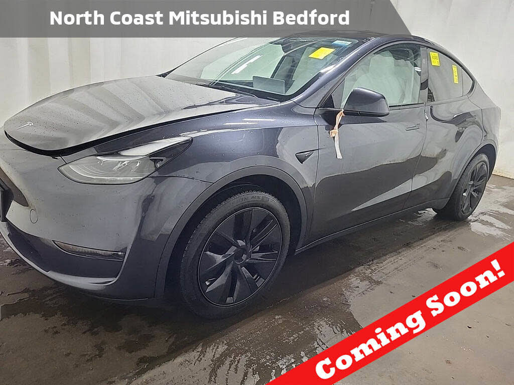2025 TESLA Model Y