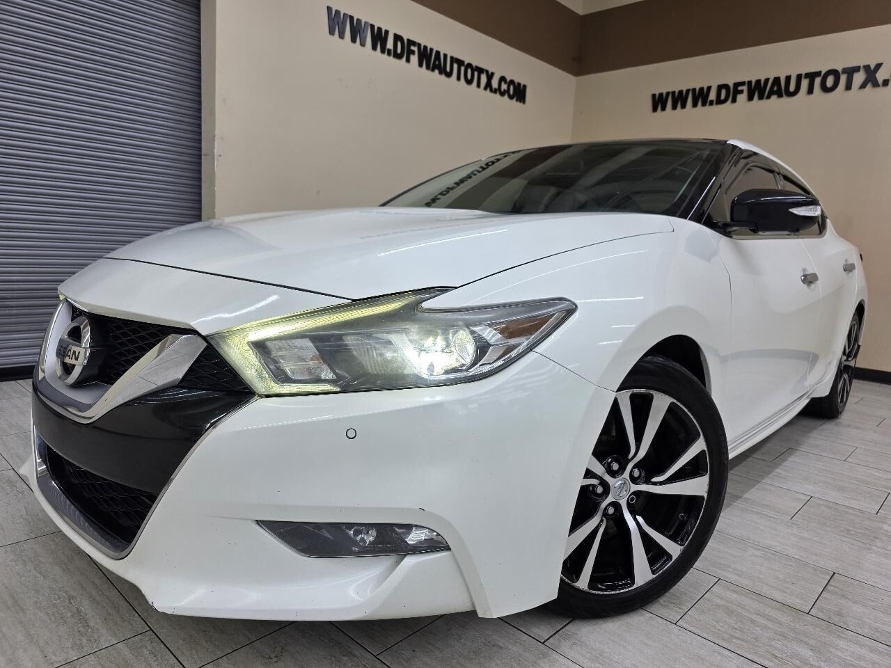 2017 NISSAN Maxima