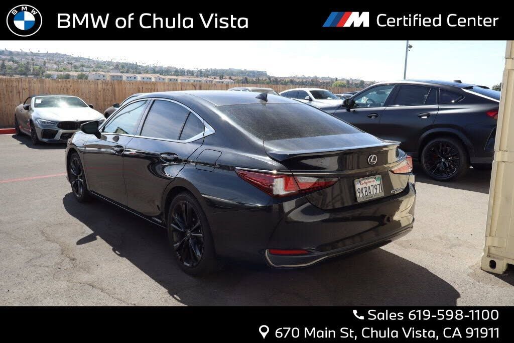 2022 LEXUS ES