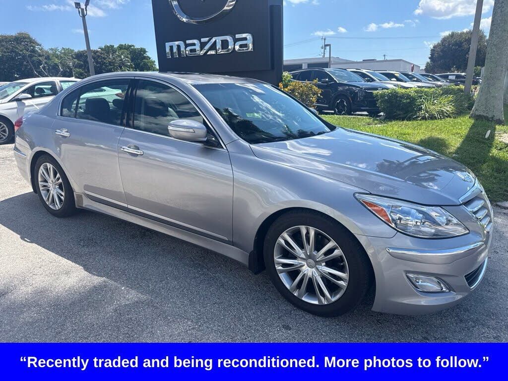 2013 HYUNDAI Genesis
