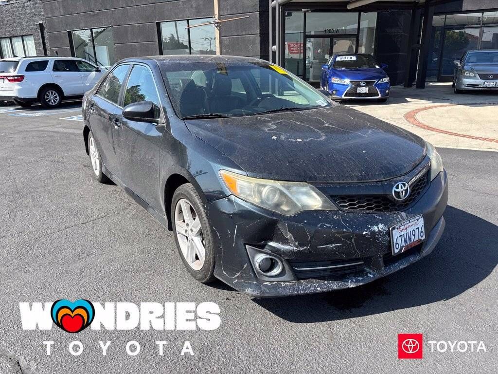 2013 TOYOTA Camry