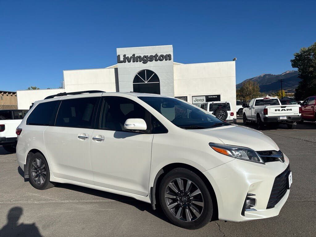 2019 TOYOTA Sienna