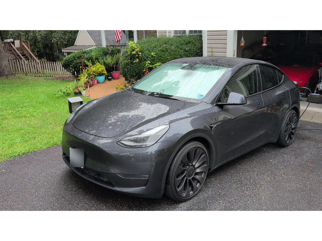 2024 TESLA Model Y