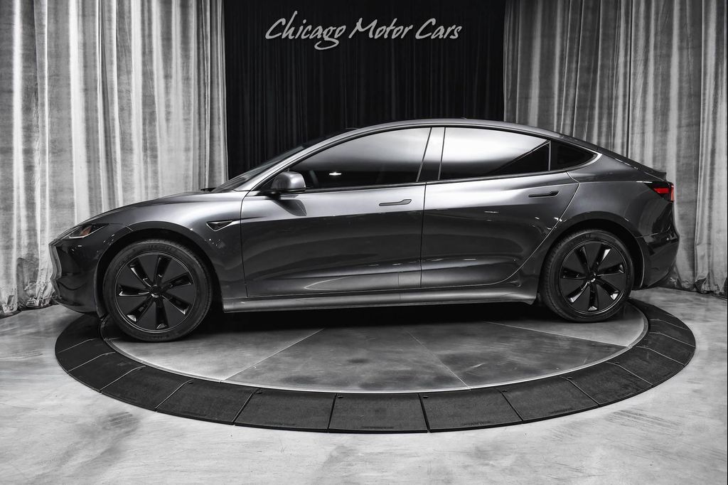 2025 TESLA Model 3