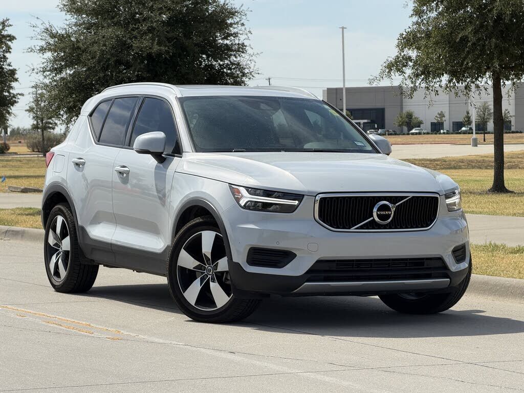 2020 VOLVO XC40
