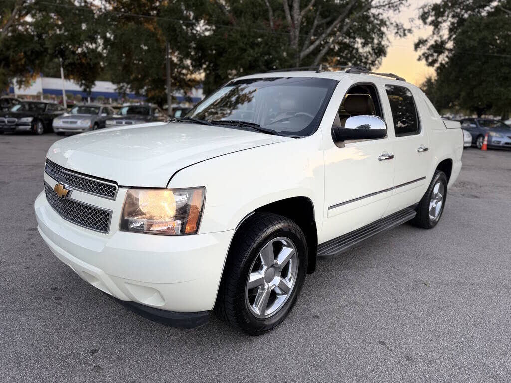 2013 CHEVROLET Avalanche