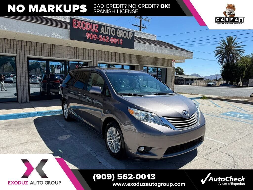 2012 TOYOTA Sienna