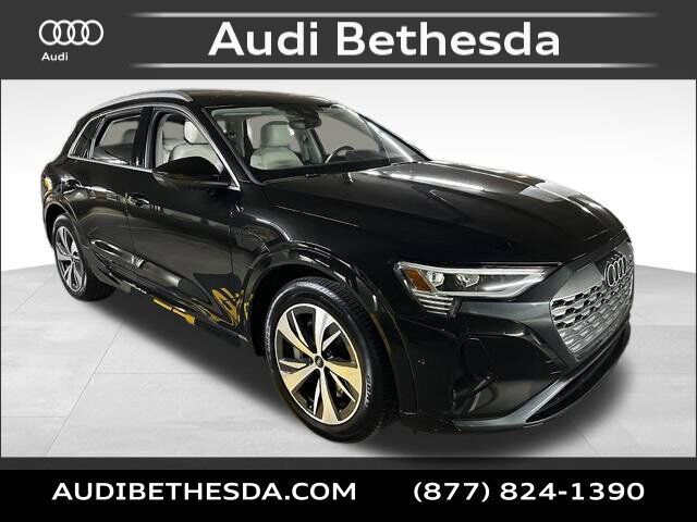2024 AUDI Q8