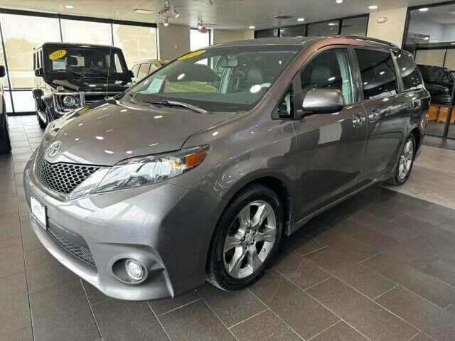 2013 TOYOTA Sienna