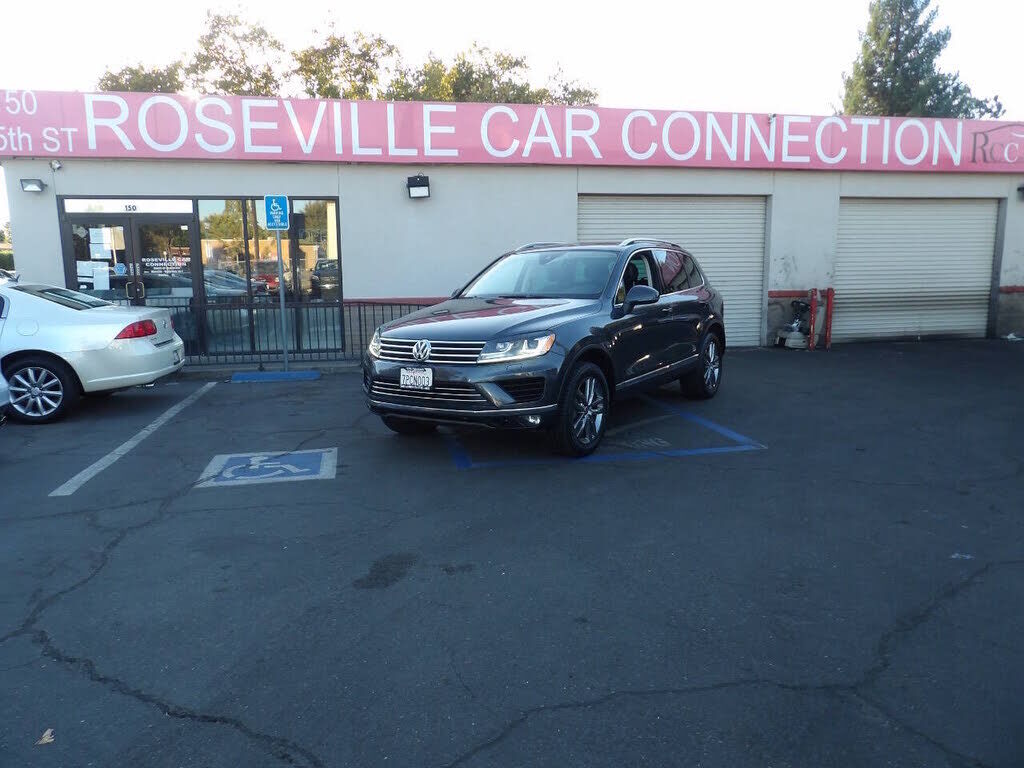 2016 VOLKSWAGEN Touareg