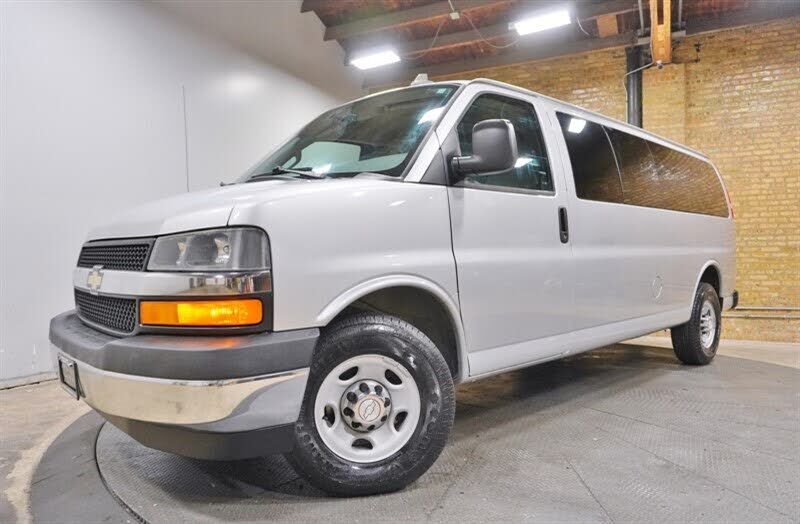 2017 CHEVROLET Express