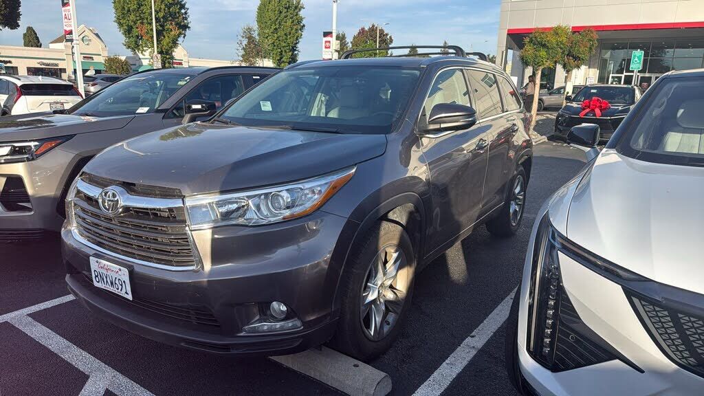 2015 TOYOTA Highlander