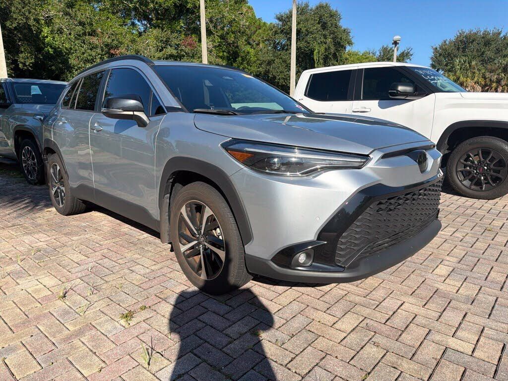 2025 TOYOTA COROLLA