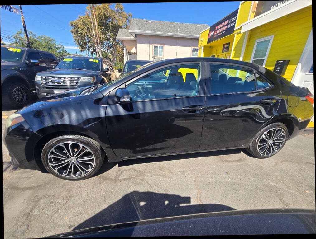 2016 TOYOTA Corolla