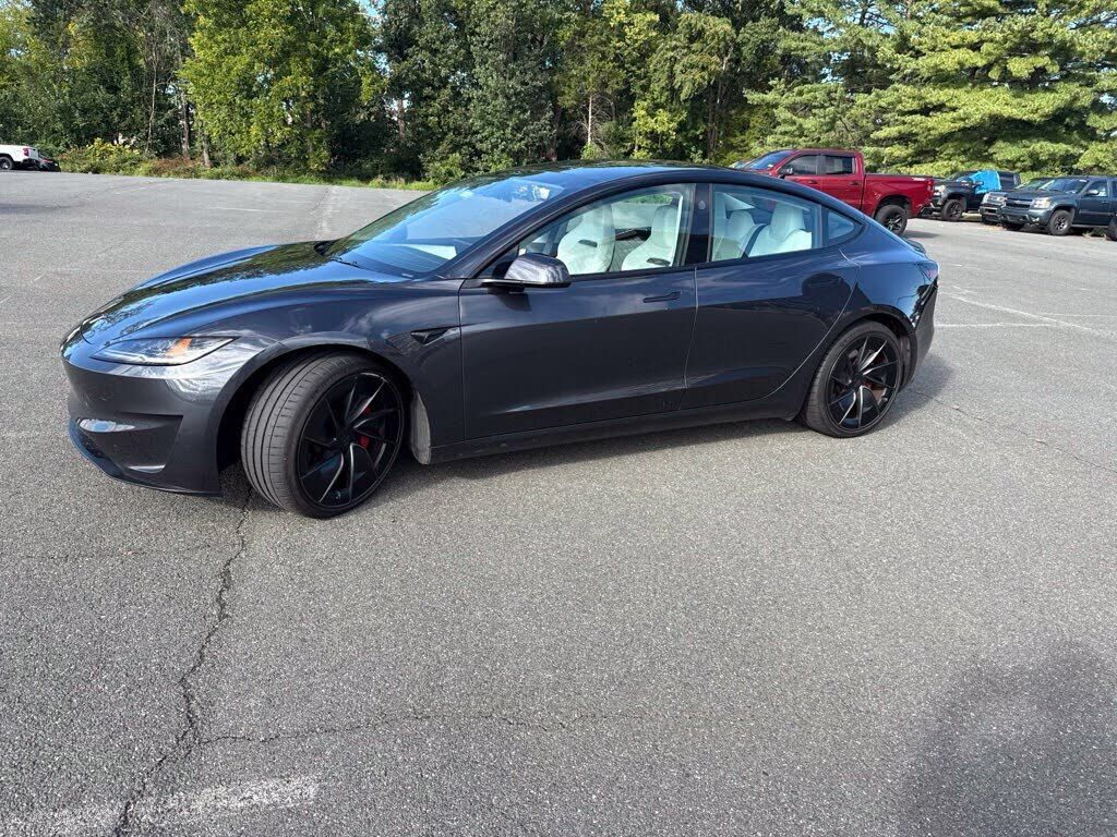 2024 TESLA Model 3