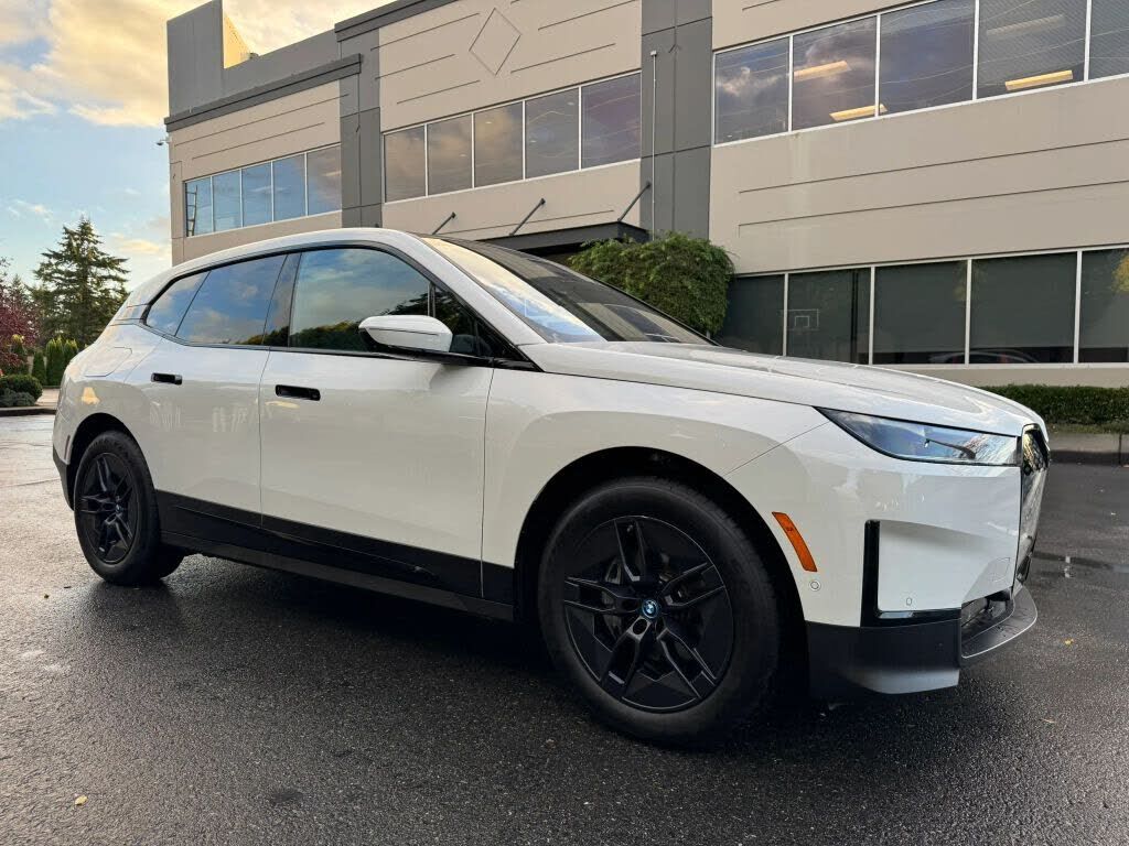 2023 BMW ix