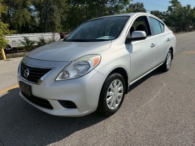2012 NISSAN Versa