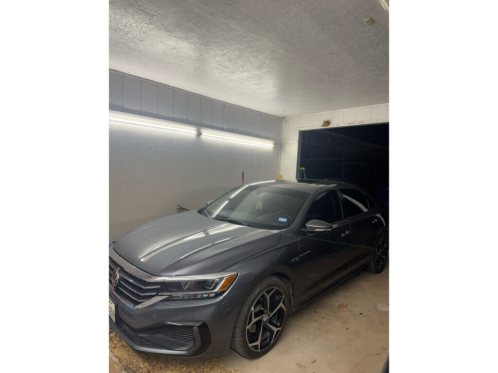 2020 VOLKSWAGEN Passat