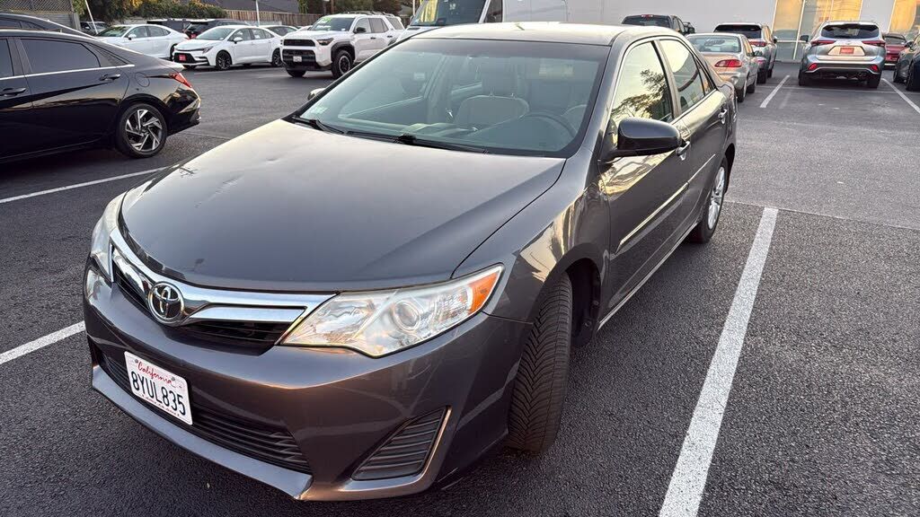 2014 TOYOTA Camry