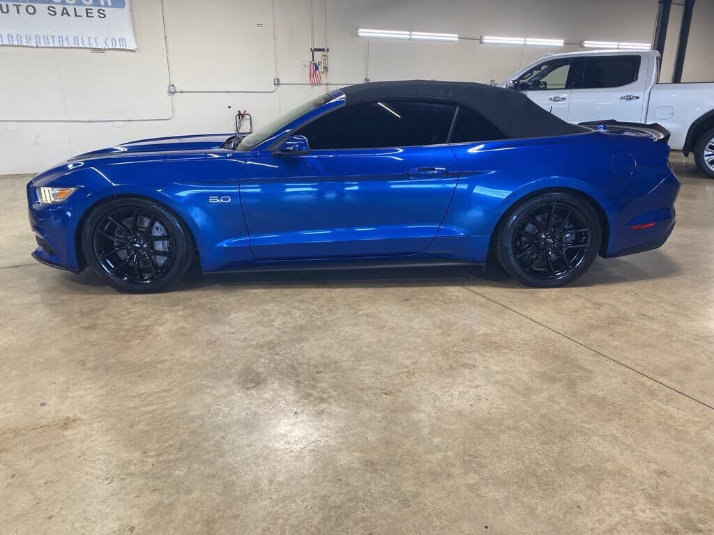 2017 FORD Mustang