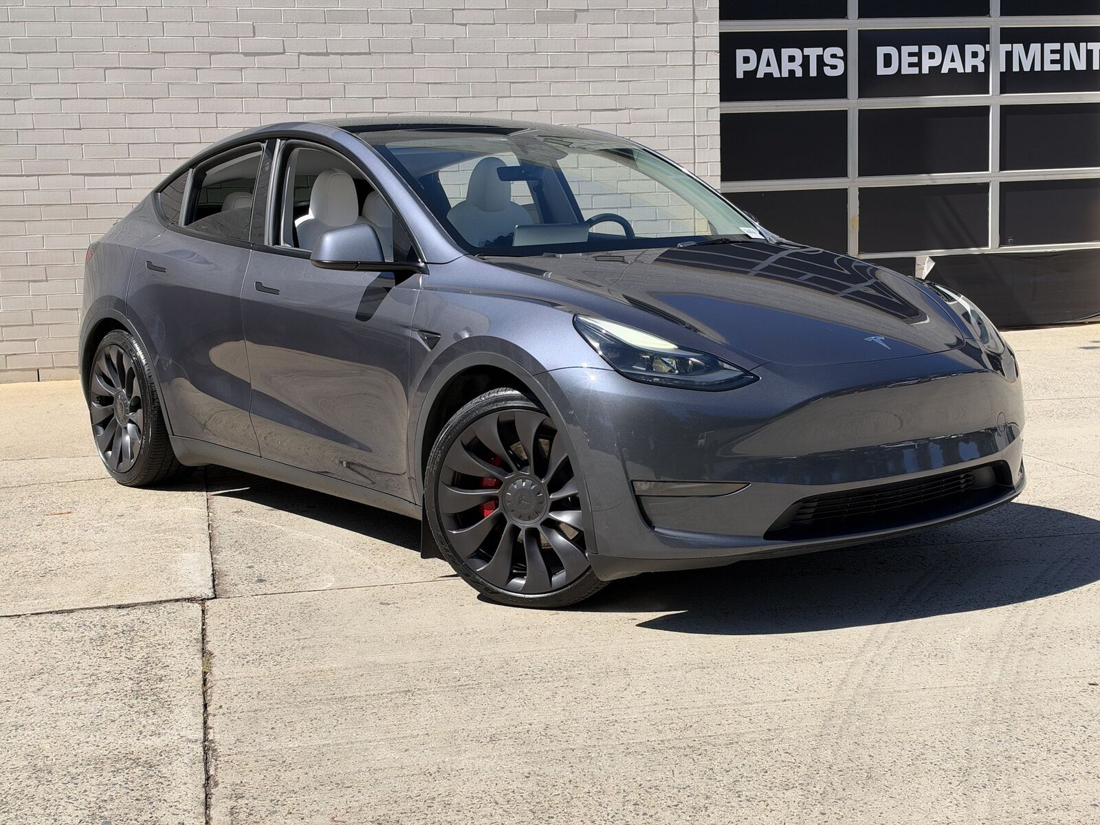 2023 TESLA Model Y