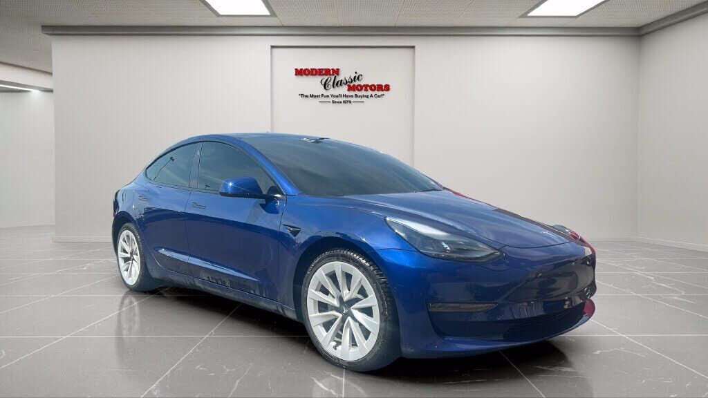 2022 TESLA Model 3