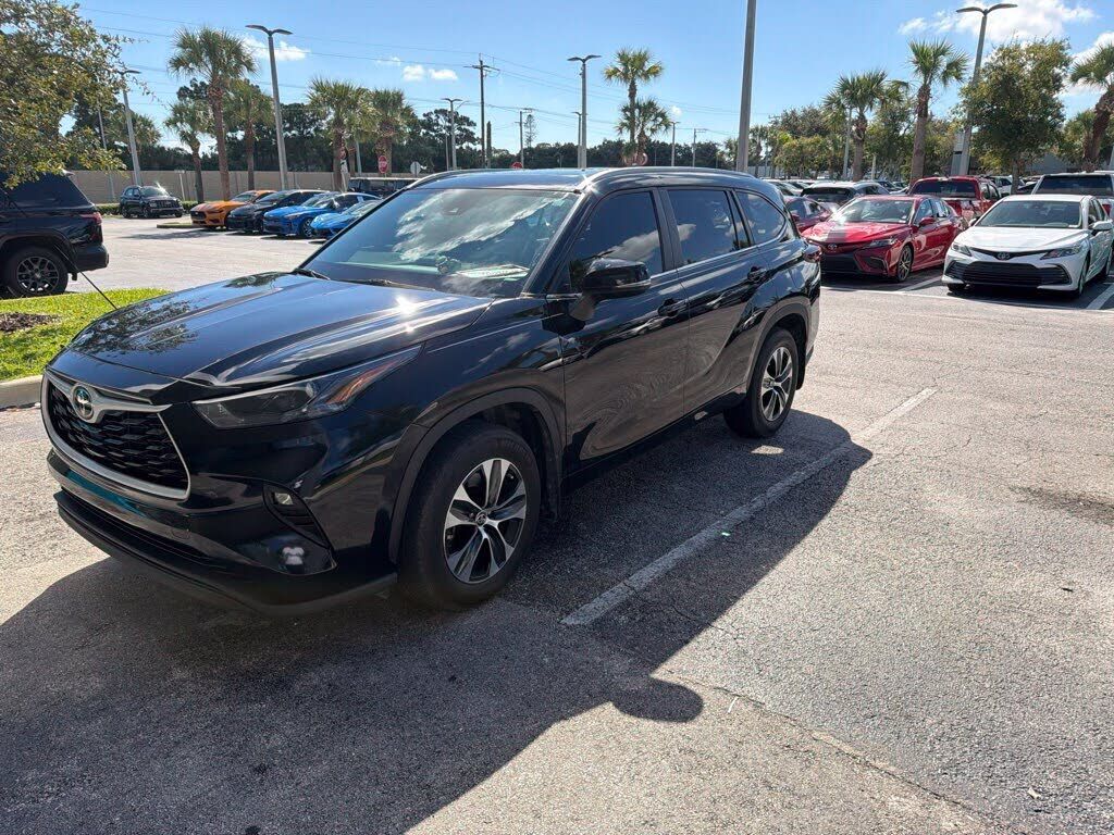 2024 TOYOTA Highlander