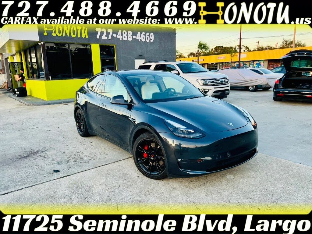 2024 TESLA Model Y
