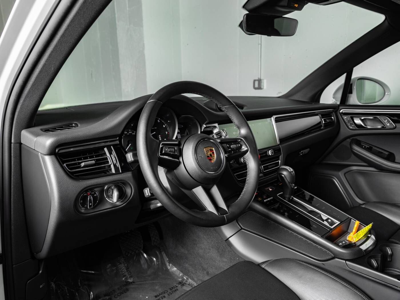 2023 PORSCHE Macan