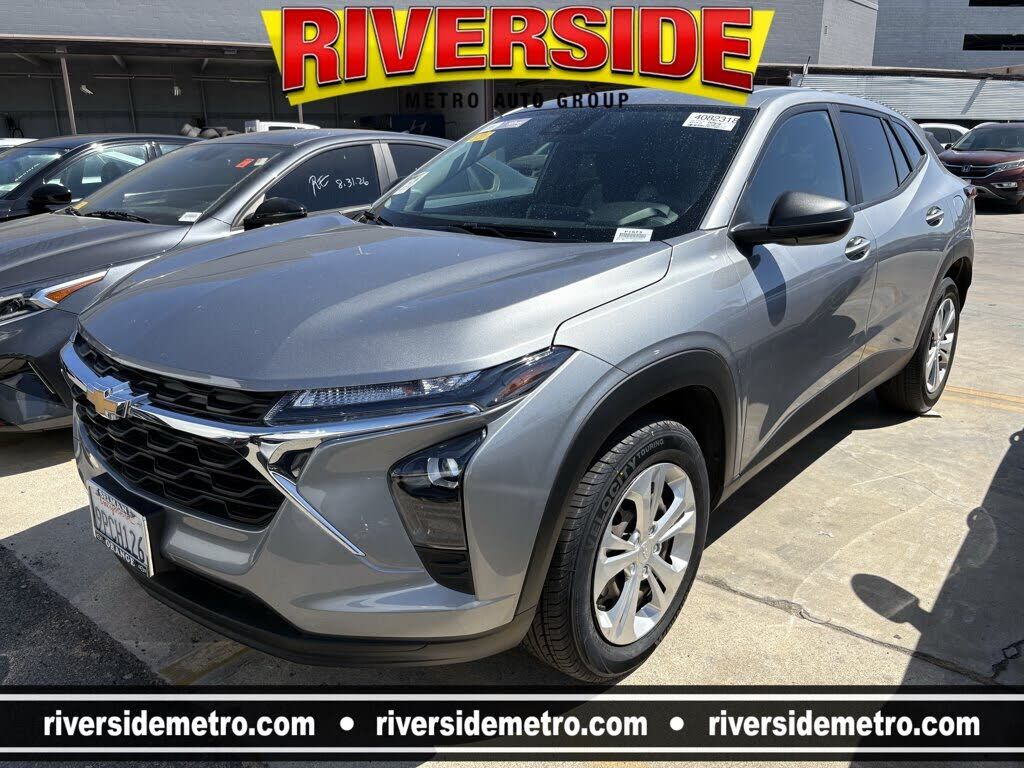2025 CHEVROLET Trax