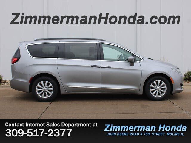 2017 CHRYSLER Pacifica