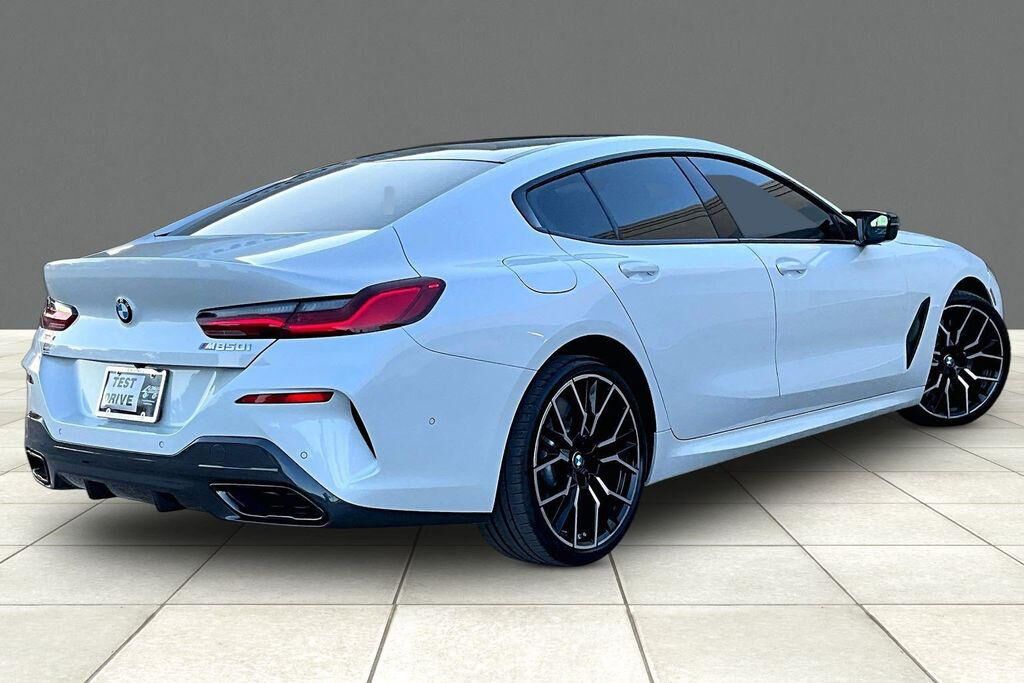 2026 BMW M850i