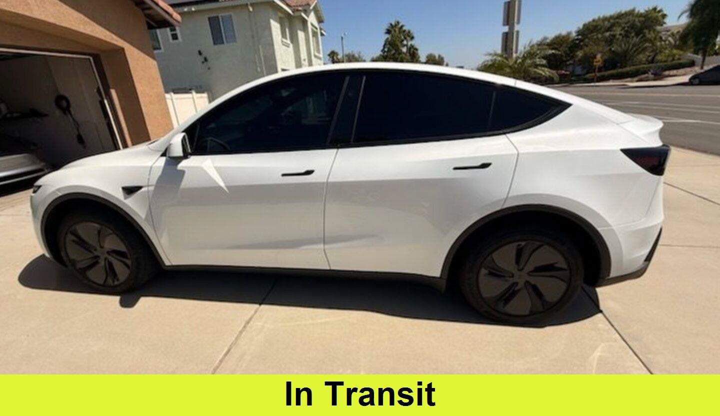 2026 TESLA Model Y