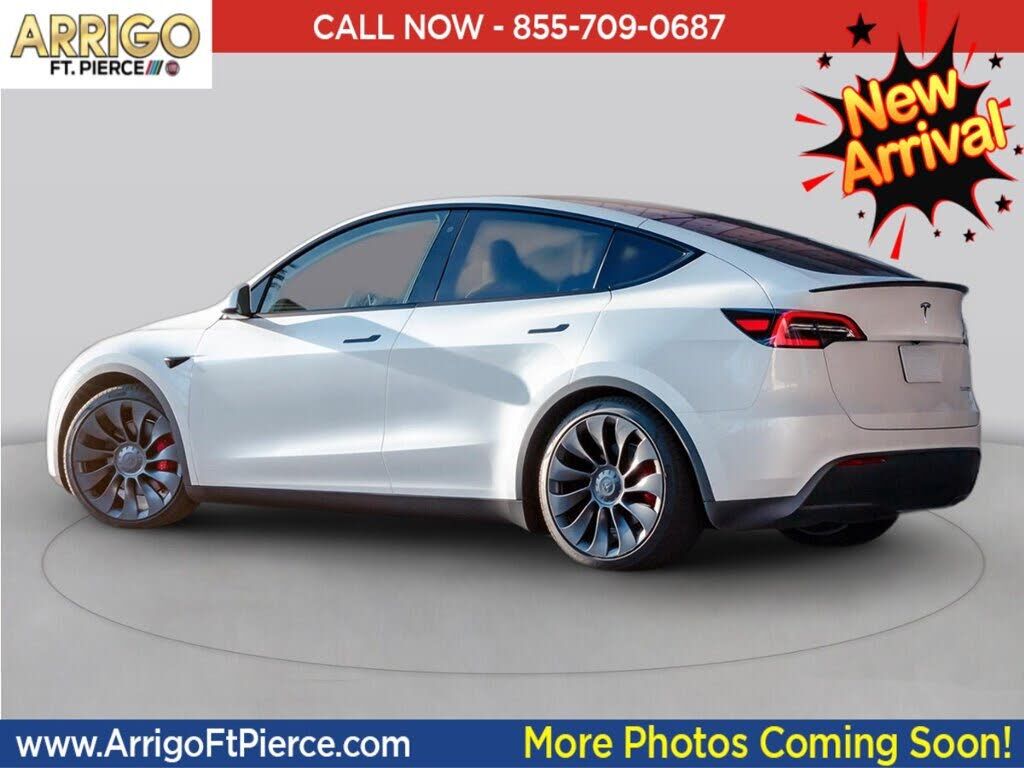 2024 TESLA Model Y