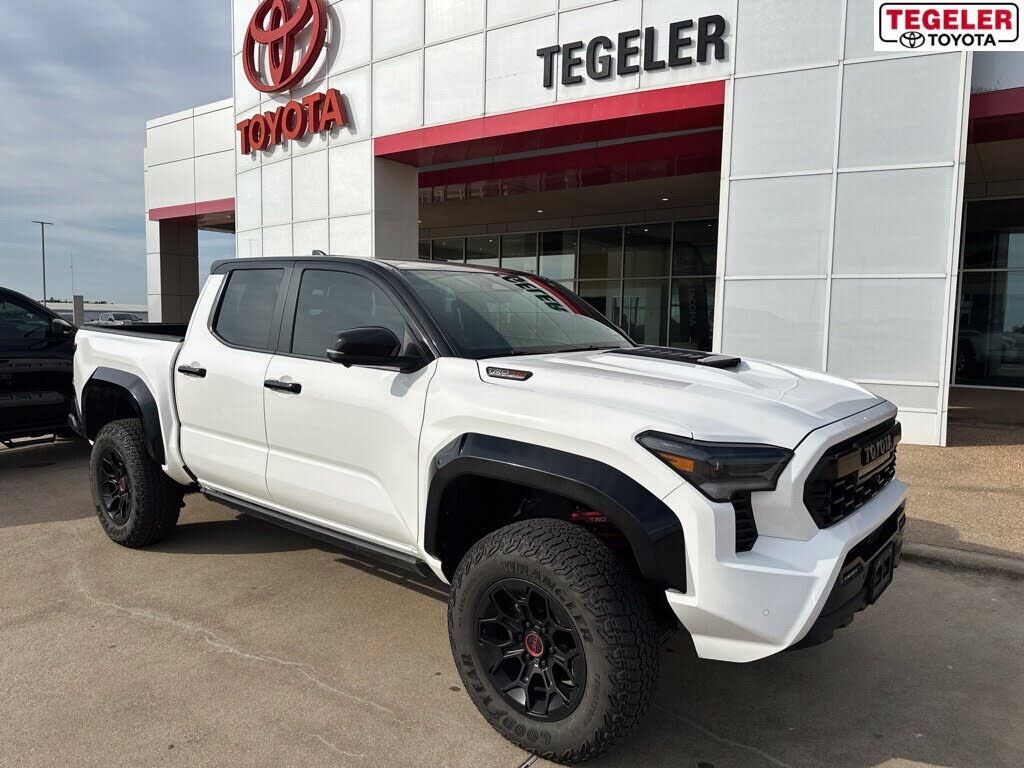 2025 TOYOTA Tacoma