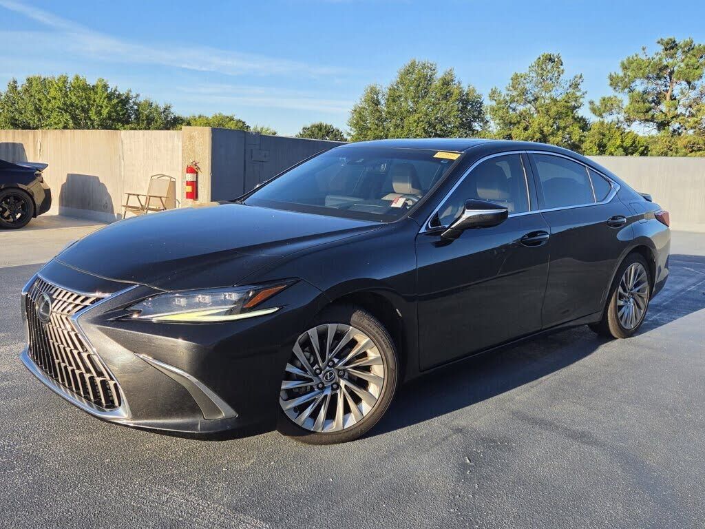 2023 LEXUS ES