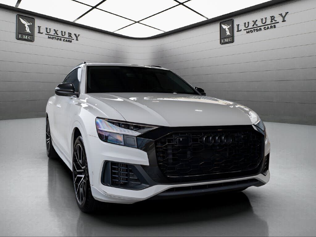 2022 AUDI Q8