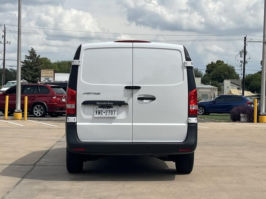 2019 Mercedes-Benz METRIS
