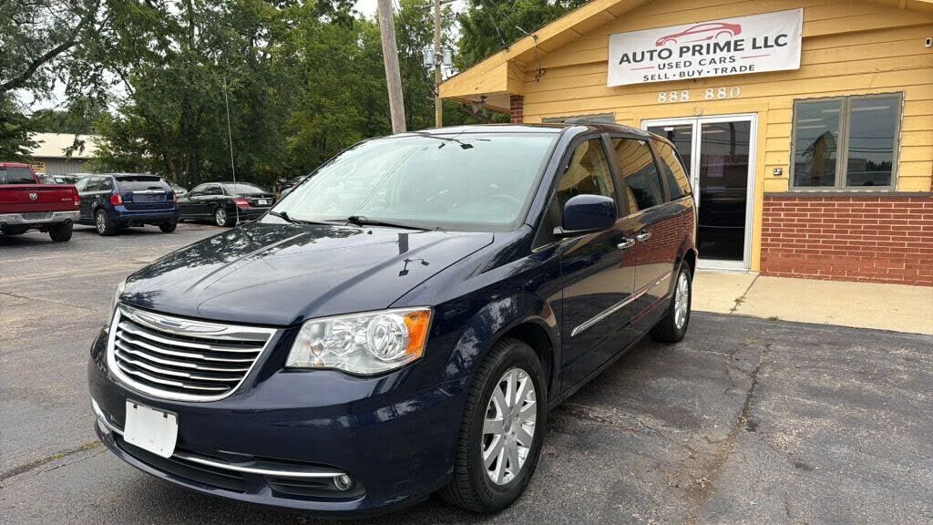 2015 CHRYSLER Town and Country