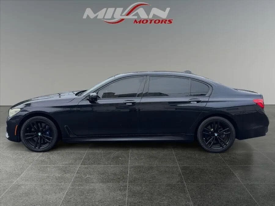 2016 BMW 750i