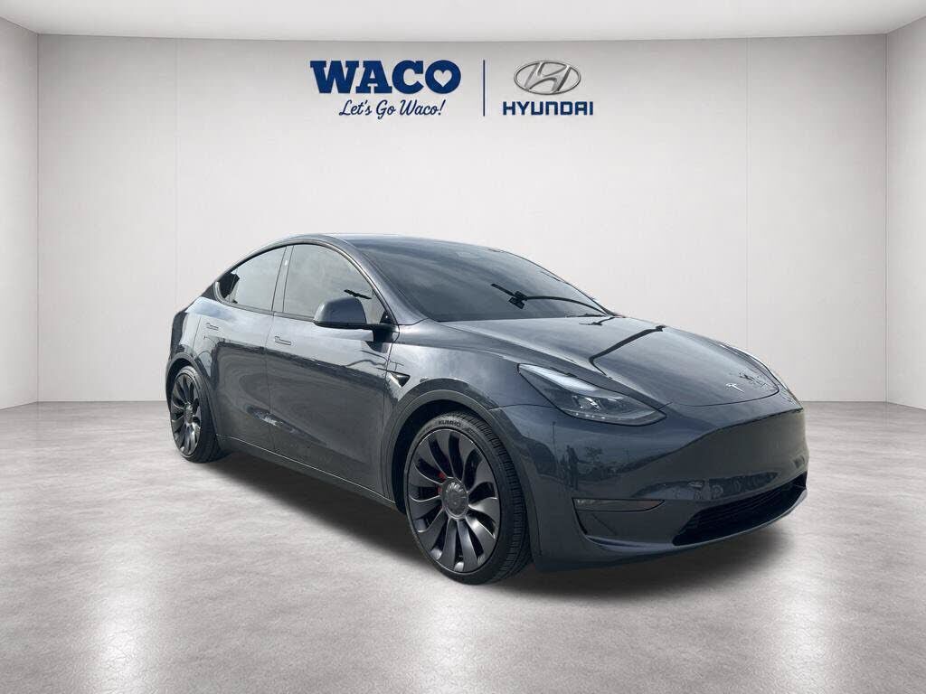 2025 TESLA Model Y