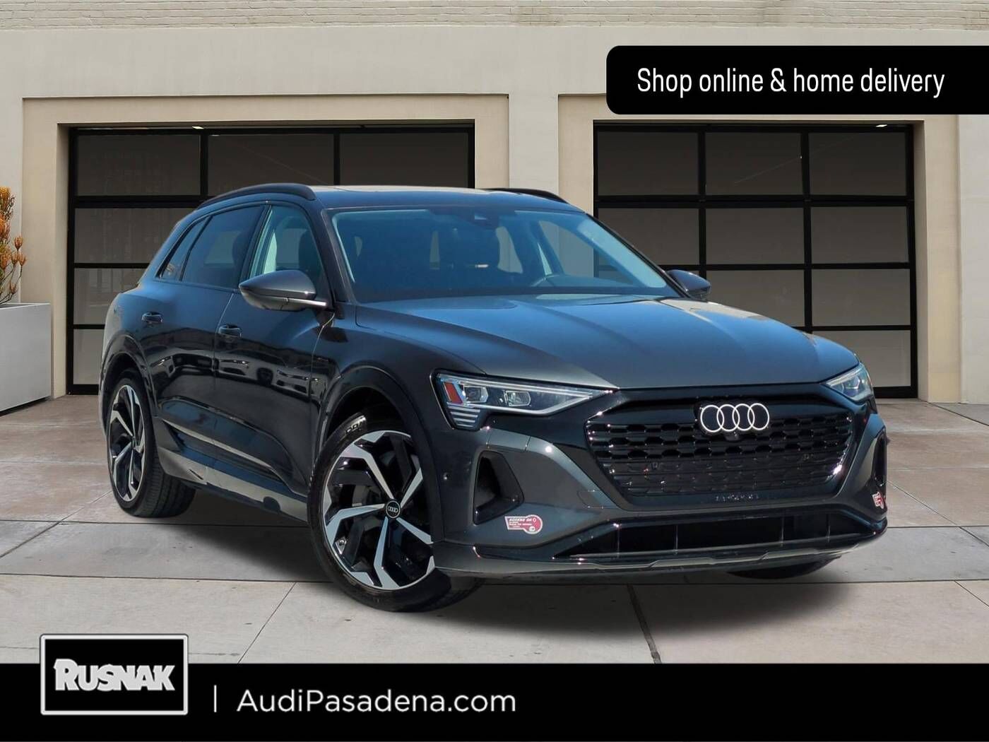 2024 AUDI Q8
