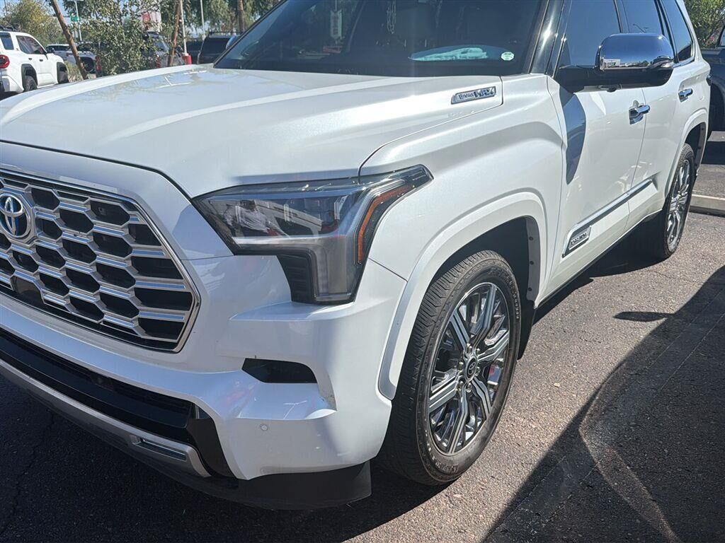 2023 TOYOTA Sequoia