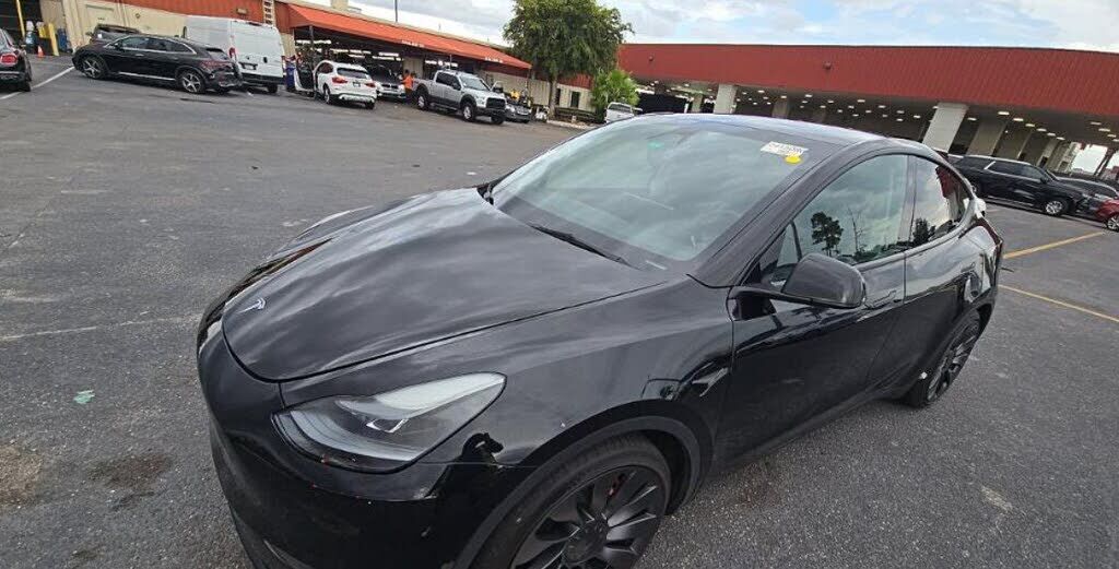 2023 TESLA Model Y