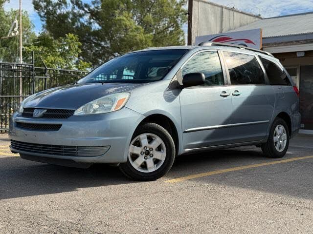 2004 TOYOTA Sienna